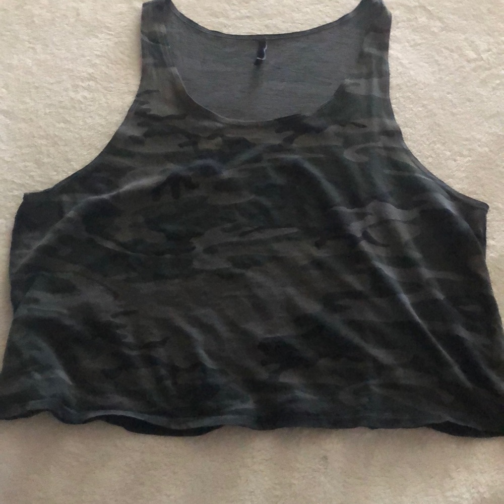 Camo crop top
